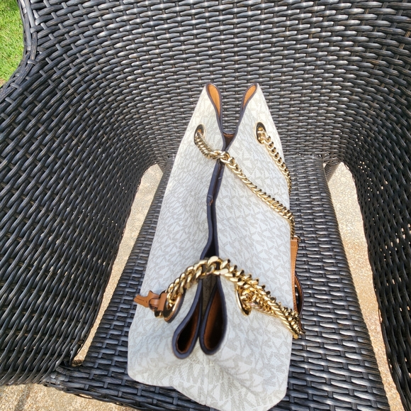 Euc Michael Kors Leather Shoulder Bag Purse - Picture 7 of 12